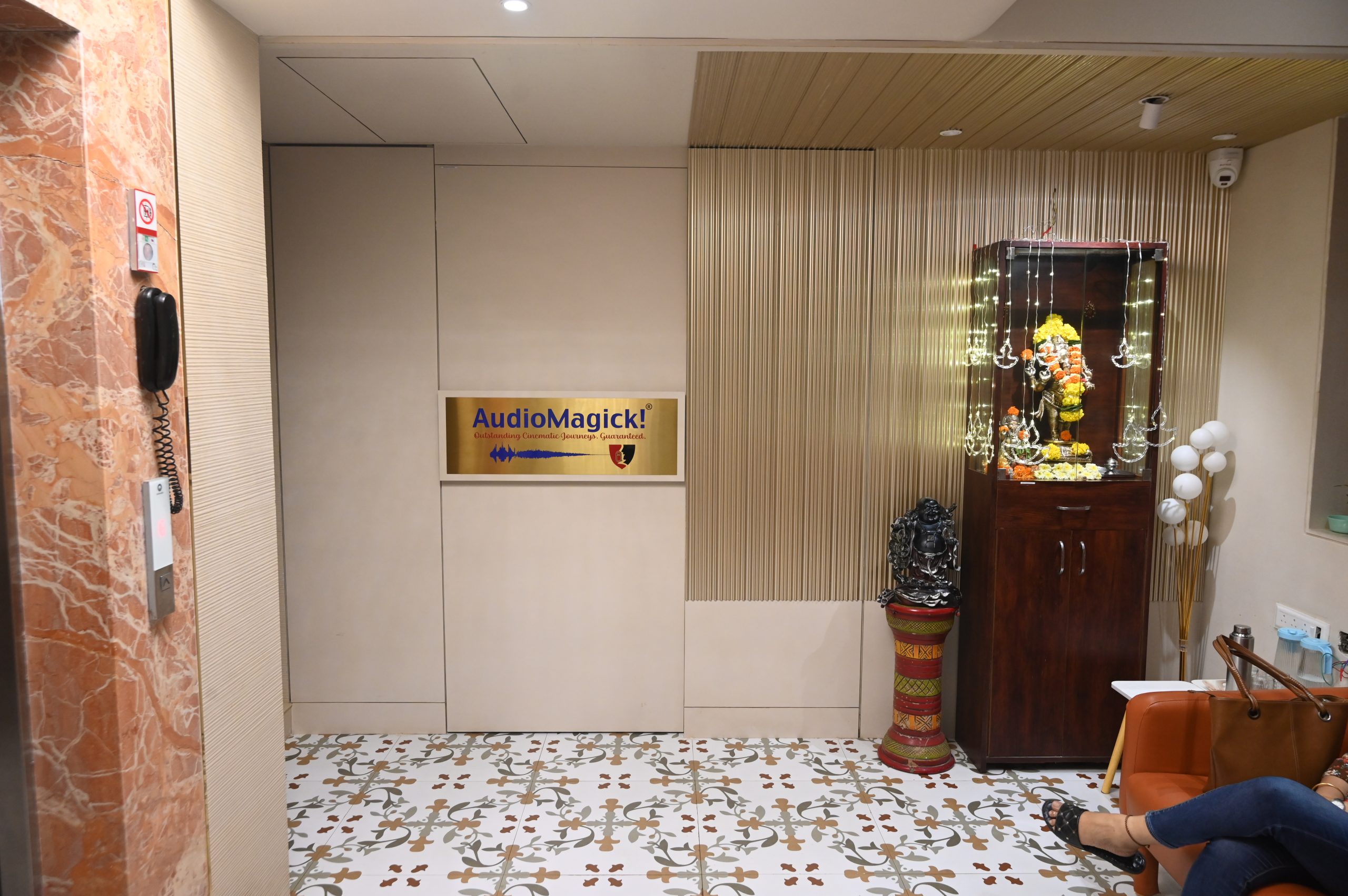 Lobby-Area_09-scaled